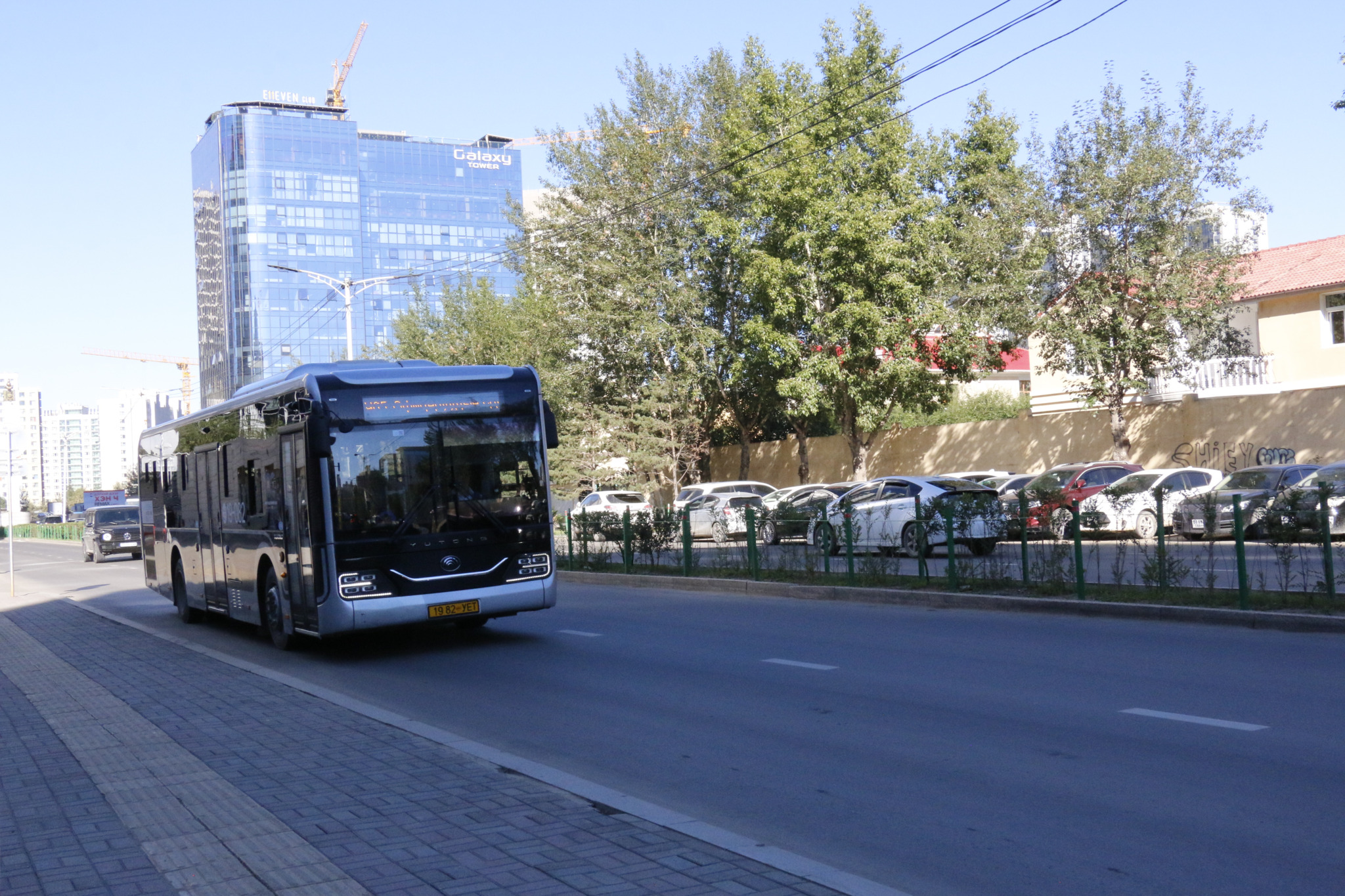 Автобусны буудлаас зорчигчоо аваагүй жолоочийг торгов